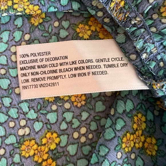 MOSSIMO Ditzy Floral Ruffled Tank - Picture 3 of 4